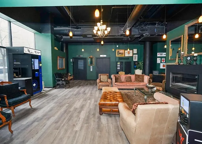 Convenient 2br In Prime Location With Gym Access & Optional Parking Near Mccormick Place And Soldier Field *