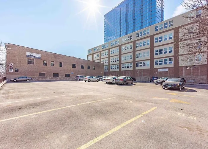 Convenient 2br In Prime Location With Gym Access & Optional Parking Near Mccormick Place And Soldier Field * Chicago